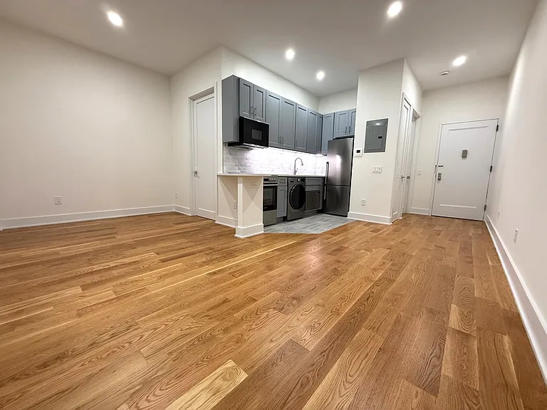 130 E 93rd St #5S — Photo 1