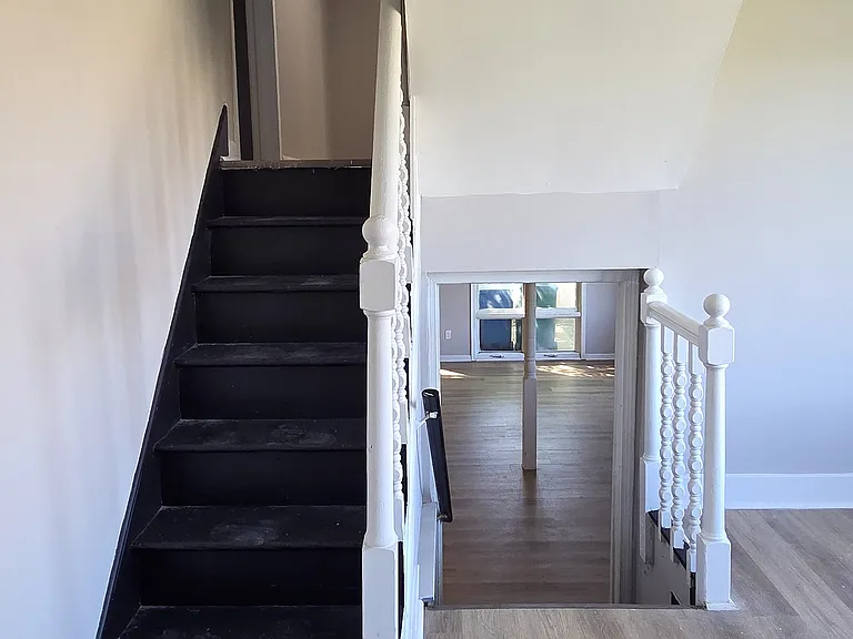 1019 Green Ln — Photo 24