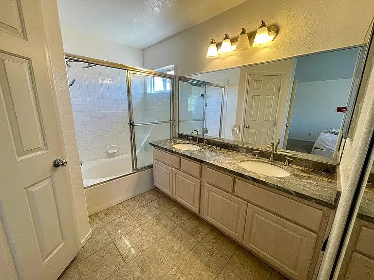 250 Camelback Ridge Ave — Photo 15