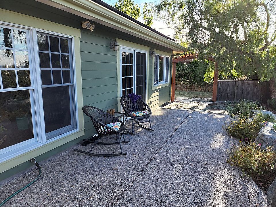 2nd image of 204 Rockridge Rd