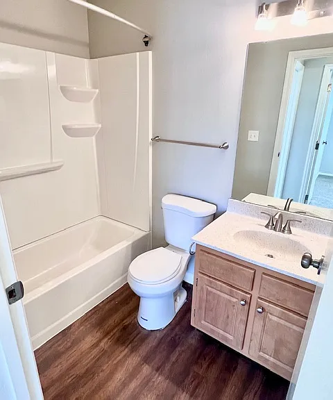 Harbour Club Apartments — Photo 42