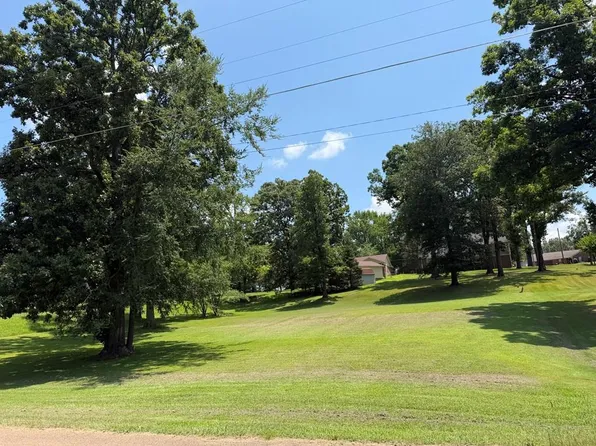 101 Hope Ln, Batesville, MS 38606