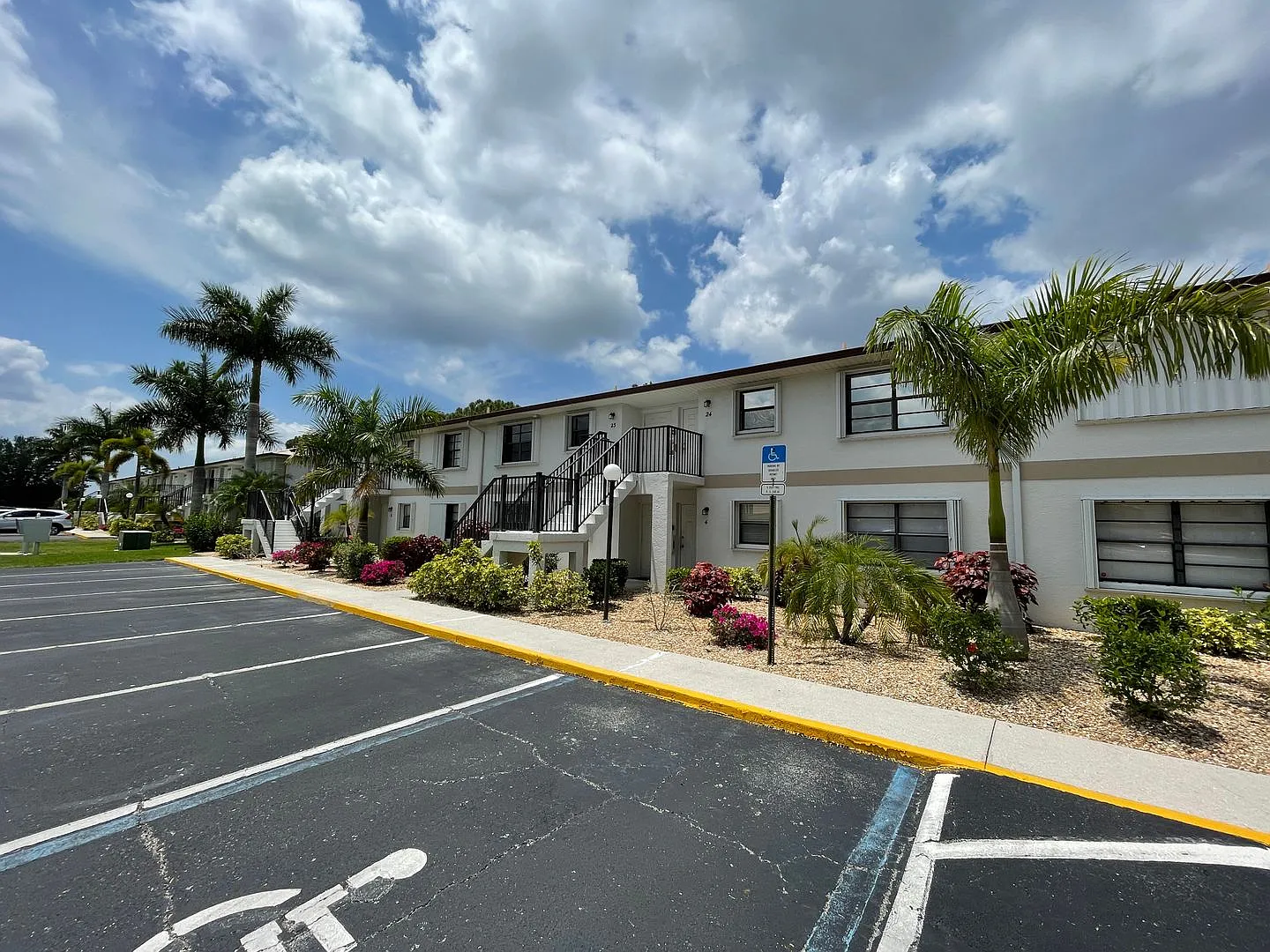 Centrally Located- Updated Unfurnished Annual Rental — Photo 1