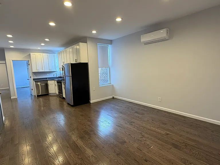 30-36 Steinway St #3 — Photo 4