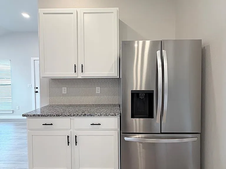 2812 Hidalgo Ave — Photo 5
