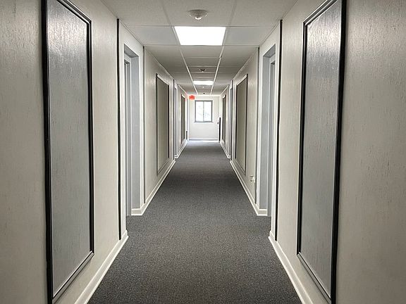 5th image of 197 W Armitage Ave APT 202
