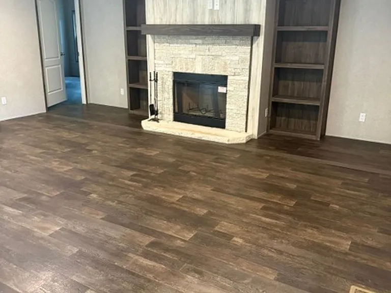 656 Mountain View Rd — Photo 2