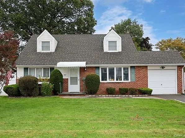 467 Von Elm Avenue, East Meadow, NY 11554