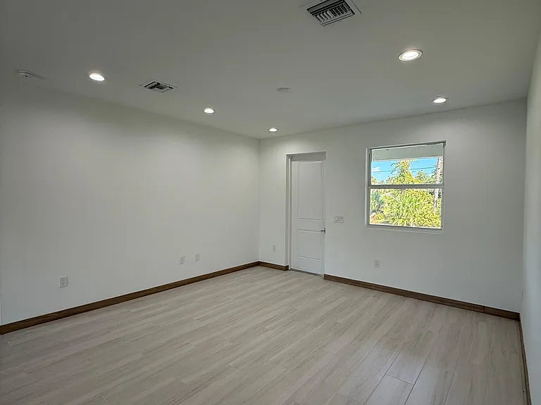 1313 Kacerik St — Photo 13