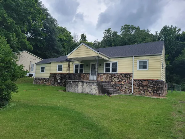 32 Opal Rd, Rossville, GA 30741
