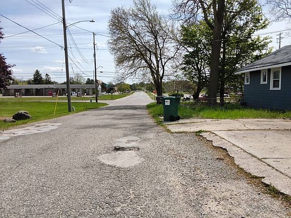 4th image of 1737 Willoughby Rd