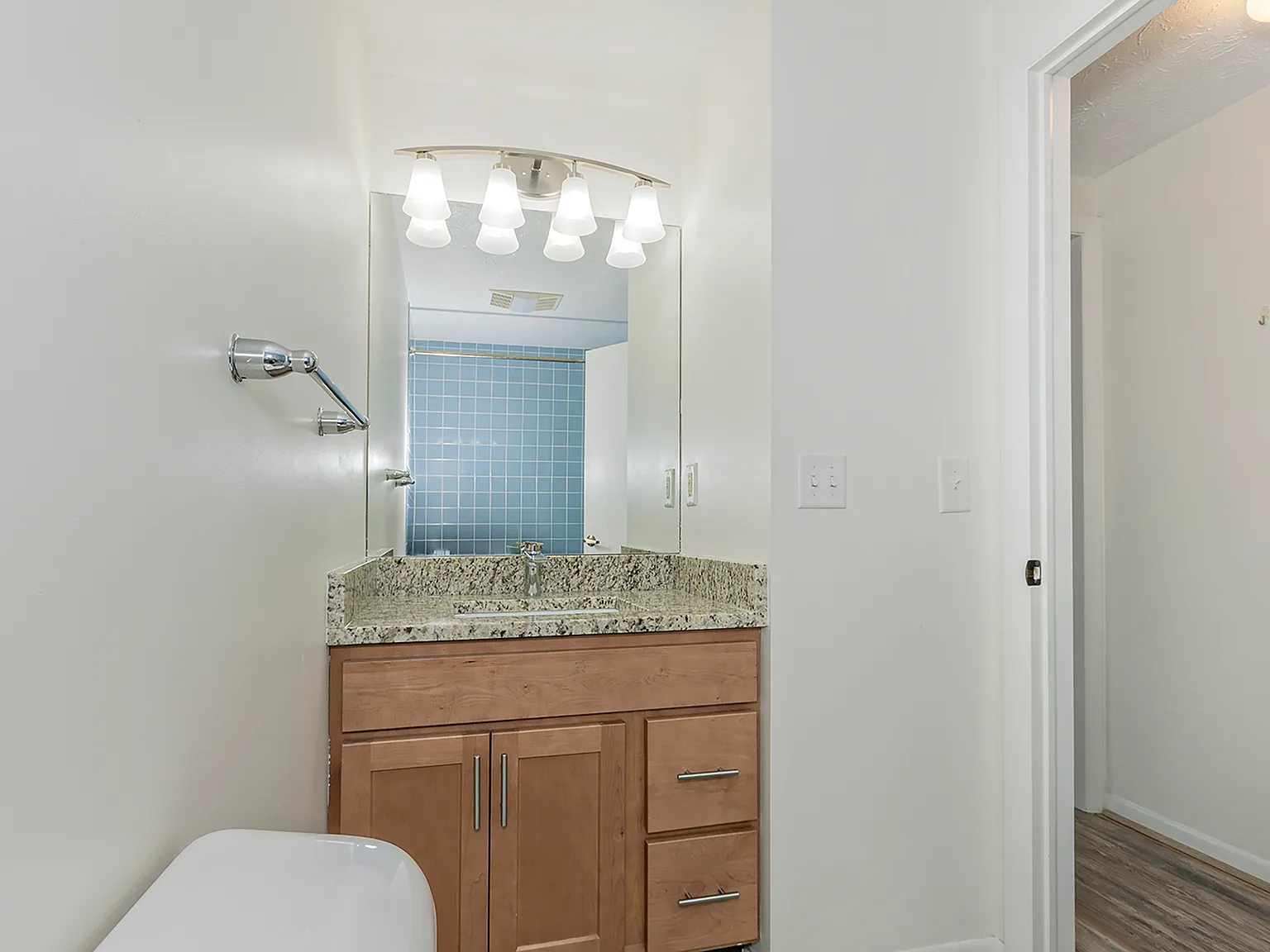 2 bed, 1276 sqft, $2,500 — Photo 4