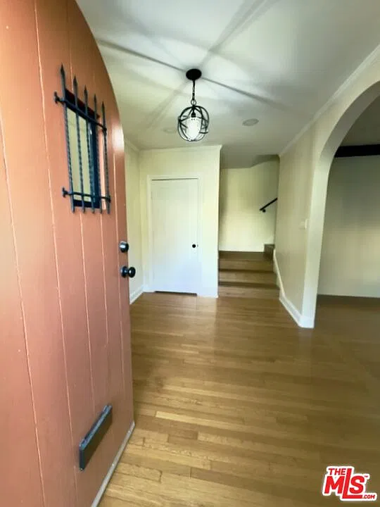 4 bed, 2.5 bath, 2300 sqft, $7,500 — Photo 2