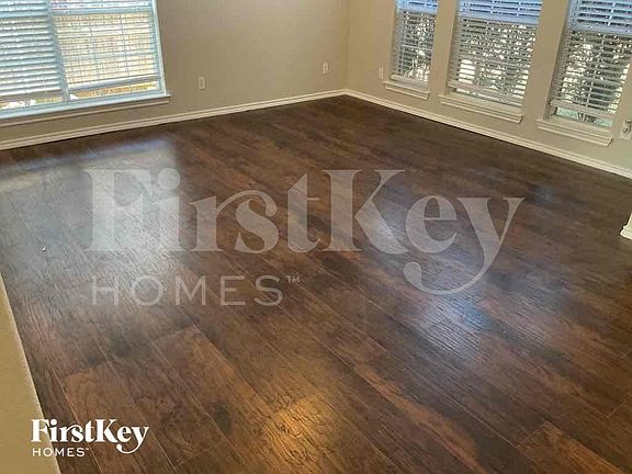 3rd image of 671 Honeysuckle Ln