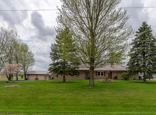 17993 Hiett Rd, Waynesfield, OH 45896