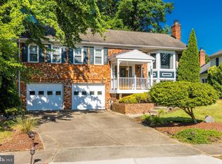 8104 Overton Ct, Springfield, VA 22153