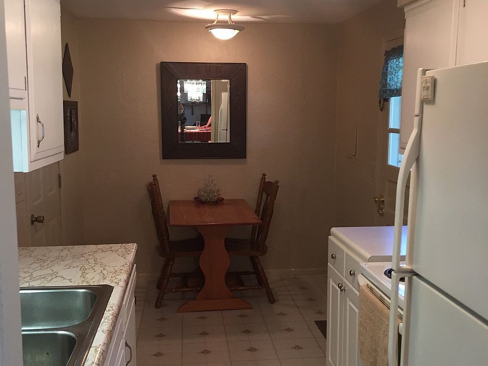 Eat in Kitchen