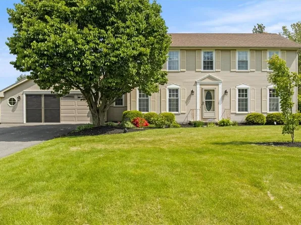94 Johnny Gold Ln, Rochester, NY 14626