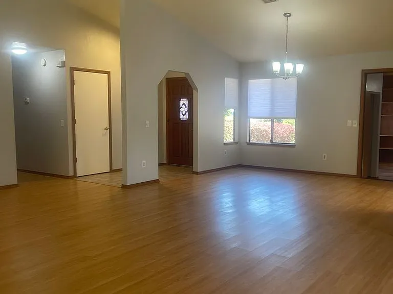 651 Country Oak Dr — Photo 4