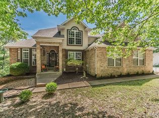 756 Heatherstone Dr, High Ridge, MO 63049