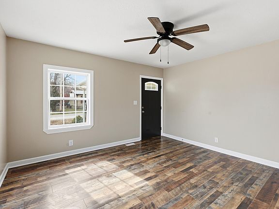 5th image of 118 Maple St