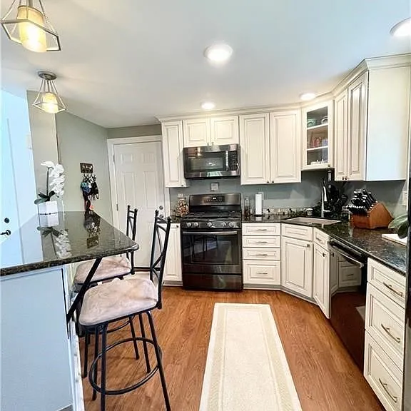 8423 Bubbling Springs Dr — Photo 9