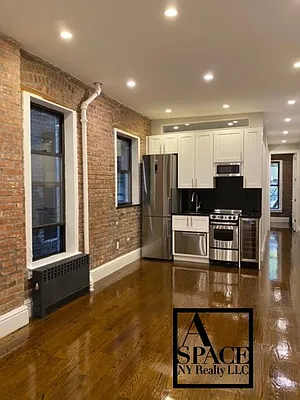 Rented by A Space Realty NY LLC | media 10