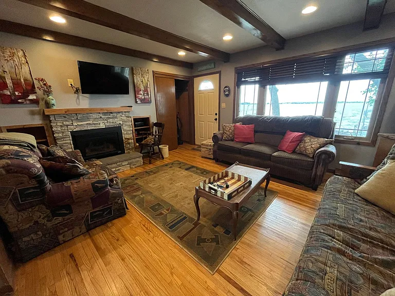 1038 S Lake Dr — Photo 4