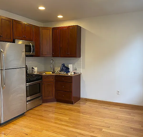 120 Madison St #3 — Photo 2