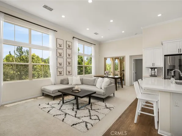 208 Rose Arch, Irvine, CA 92620
