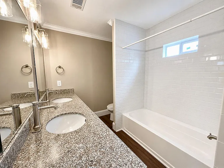 232 S Tesch St — Photo 9