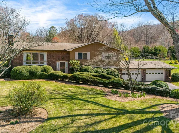 105 White Oak Cir, Black Mountain, NC 28711