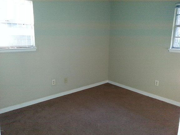 5th image of 223 Woodland Cir