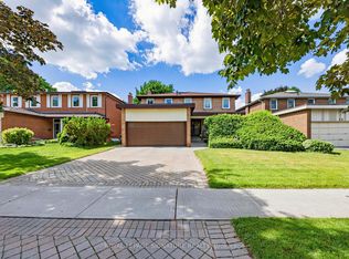 24 Rockland Dr, Toronto, ON M2M2Y9