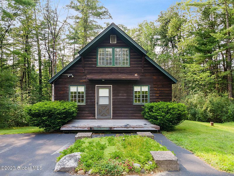 2nd image of 917 Saratoga Road