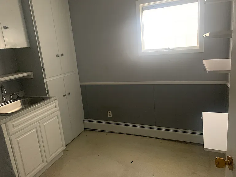 1094 E Lovejoy St #1 — Photo 7
