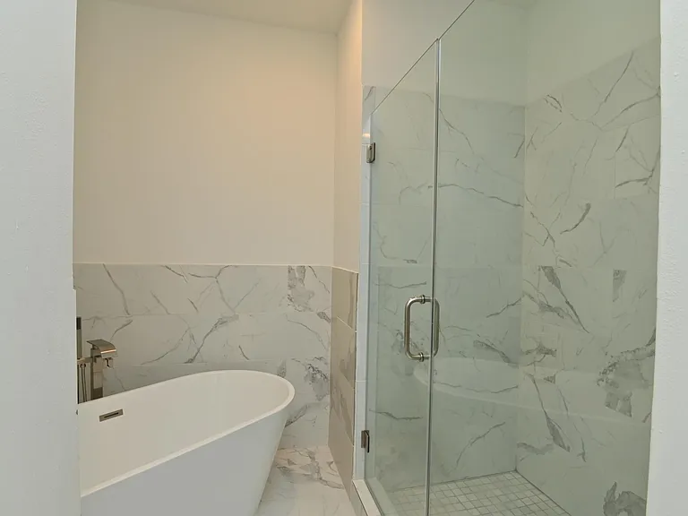 1117 W 16th St #C — Photo 82