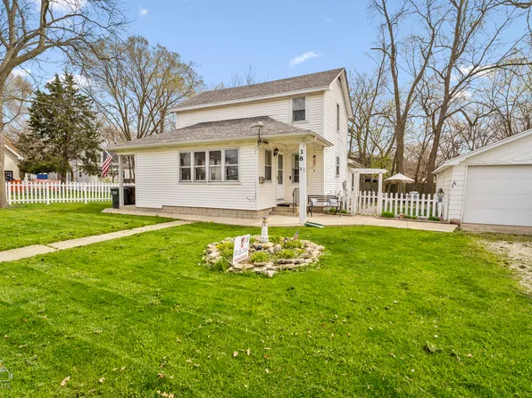 38 S Elm St, Manteno, IL 60950