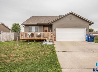 2513 N Pampas Grass Ave, Sioux Falls, SD 57107