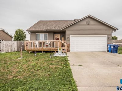 2513 N Pampas Grass Ave, Sioux Falls, SD, 57107