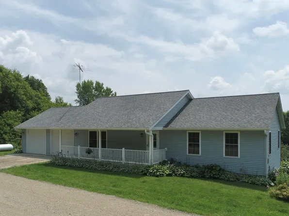 14884 420th St, Zumbrota, MN 55992