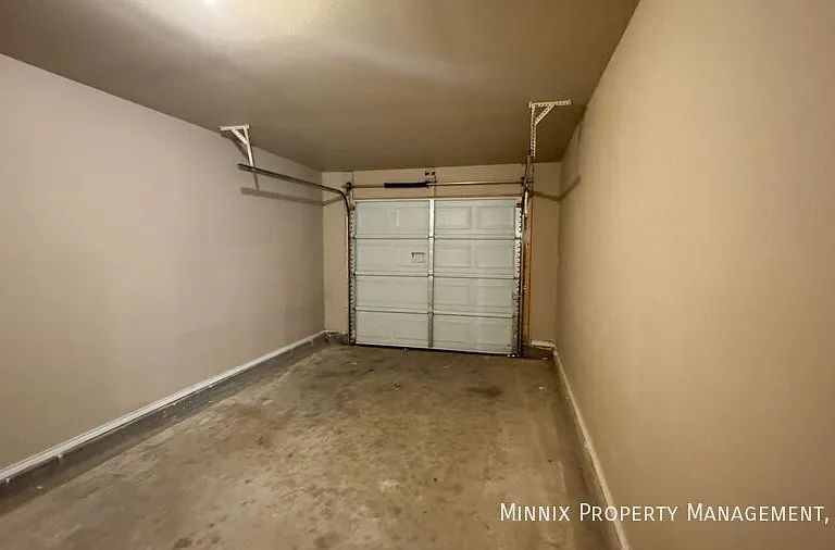 2425 N Ave N — Photo 22