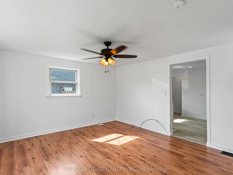 270 Main St #FRONT — Photo 9