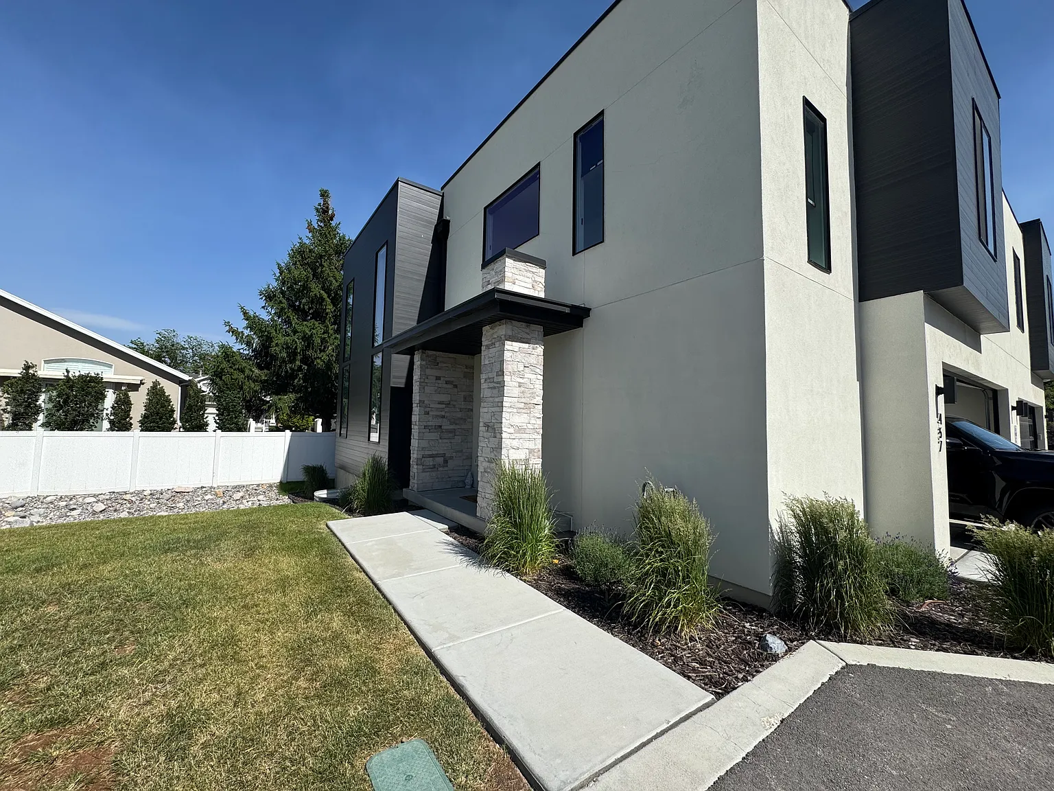 4 bed, 3.5 bath, 2770 sqft, $4,000 — Photo 2
