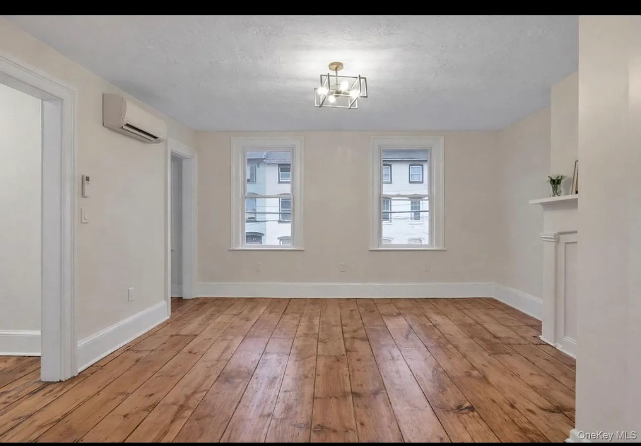 3 bed, 1400 sqft, $2,275 — Photo 4