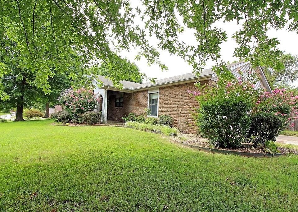 2601 W Oak St, Rogers, AR 72758 Zillow