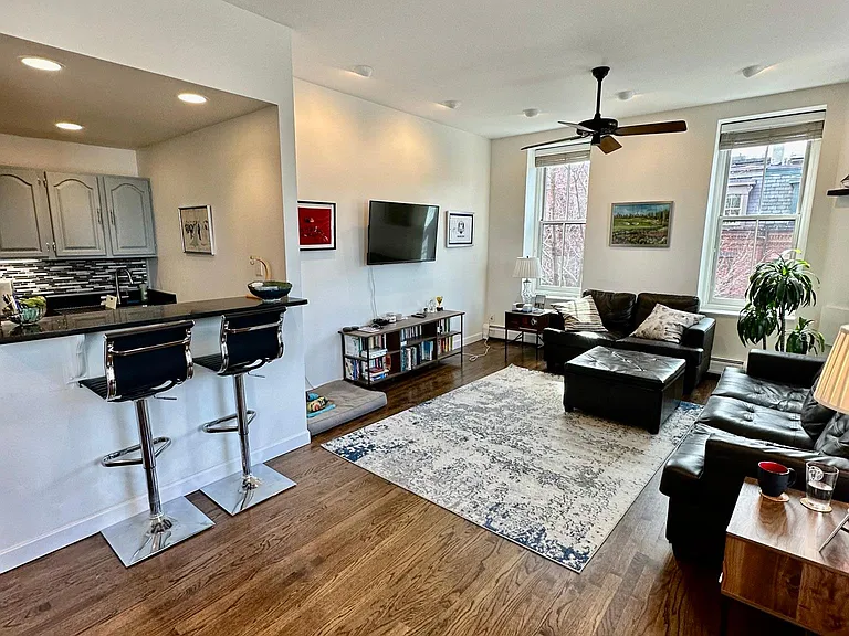 34 E Concord St #15 — Photo 1