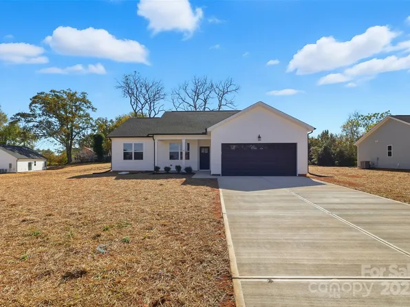 4 Colonial Ave, Granite Falls, NC 28630