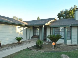 200 Forest Dr, Kingsburg, CA 93631