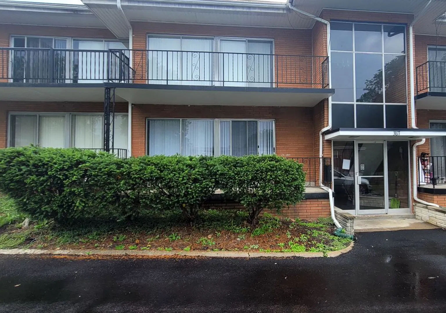 Spacious 2 bedroom 2 bath apartments in Harrison Township! — Photo 3